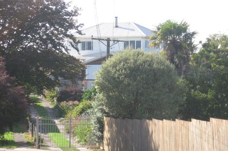 Photo of property in 25 Reid Road, New Lynn, Auckland, 0600