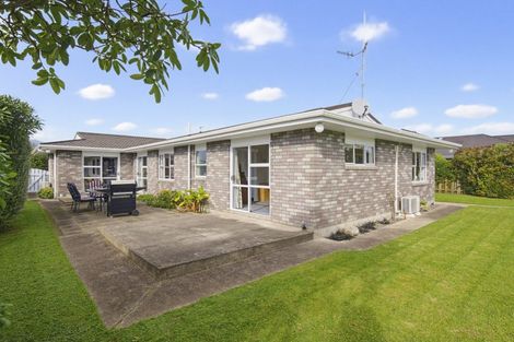 Photo of property in 16 Easton Way, Levin, 5510