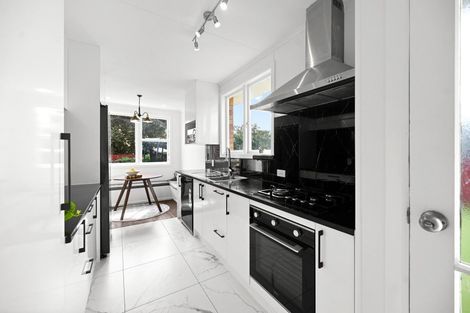 Photo of property in 33 Garden Heights Avenue, Glenview, Hamilton, 3206