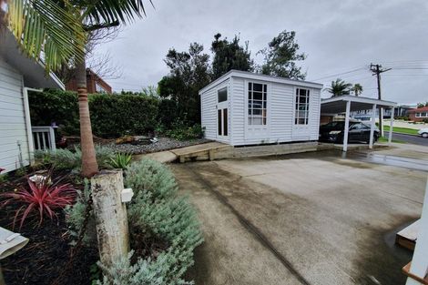 Photo of property in 39 Dakota Avenue, Beach Haven, Auckland, 0626