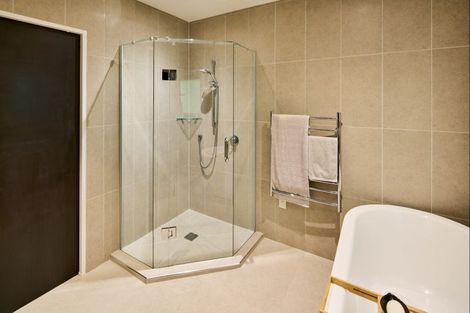 Photo of property in 41c Chatsworth Road, Silverstream, Upper Hutt, 5019
