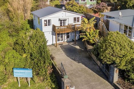 Photo of property in 78 Grays Road, Camborne, Porirua, 5026