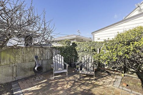 Photo of property in 6 Rua Street, Lyall Bay, Wellington, 6022