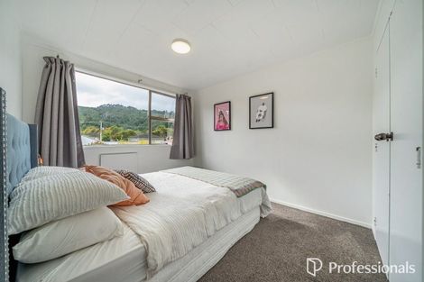 Photo of property in 3d Kopara Grove, Stokes Valley, Lower Hutt, 5019