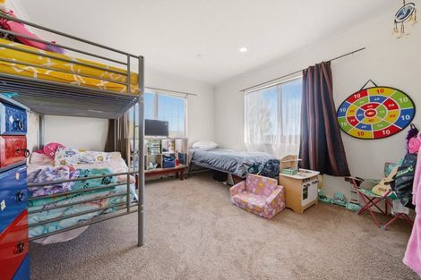 Photo of property in 27 Mt Lebanon Crescent, The Gardens, Auckland, 2105