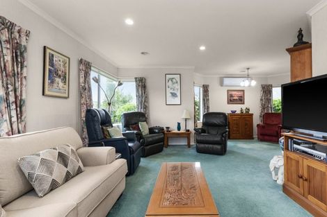 Photo of property in 11 Kingsgate Avenue, Havelock North, 4130