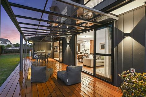 Photo of property in 2a Roland Road, Greenhithe, Auckland, 0632