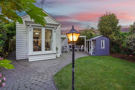 Photo of property in 96 Holly Road, St Albans, Christchurch, 8014