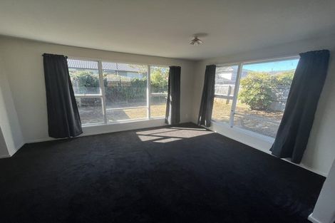 Photo of property in 9 Farnborough Street, Aranui, Christchurch, 8061