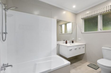 Photo of property in 42 Glendevon Place, Vauxhall, Dunedin, 9013