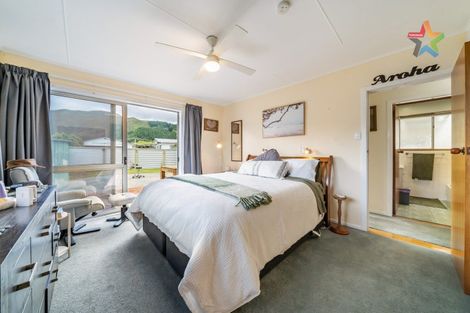 Photo of property in 30 Matthews Road, Wainuiomata, Lower Hutt, 5014
