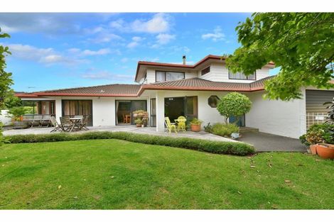 Photo of property in 27 Maygrove Drive, Orewa, 0931