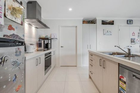 Photo of property in 17 Trevally Place, Snells Beach, 0920