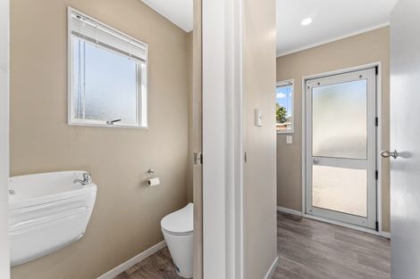 Photo of property in 2/372 Whangaparaoa Road, Stanmore Bay, Whangaparaoa, 0932