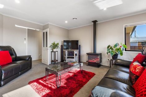 Photo of property in 22 Truby King Street, Merrilands, New Plymouth, 4312