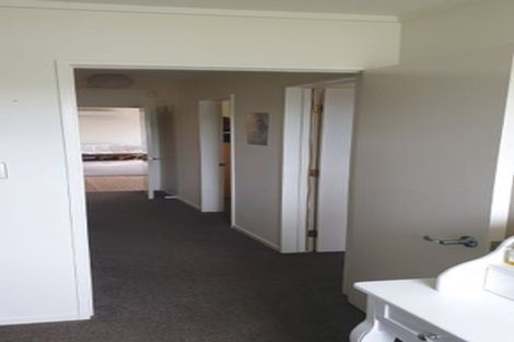 Photo of property in 14 Longview Rise, Massey, Auckland, 0614