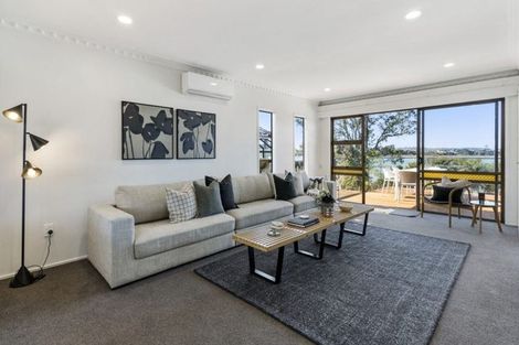 Photo of property in 27 Ferry Parade, Herald Island, Auckland, 0618
