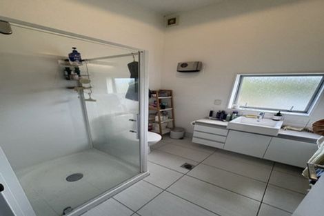 Photo of property in 38 Saddleback Grove, Karori, Wellington, 6012