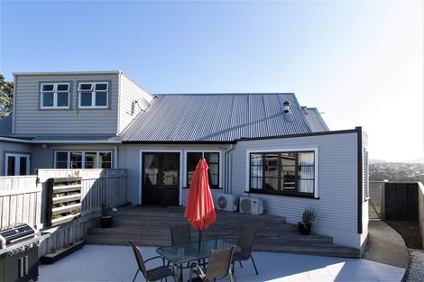 Photo of property in 4 Rodney Street, Northland, Wellington, 6012
