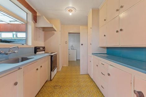 Photo of property in 22 Budleigh Street, Frankleigh Park, New Plymouth, 4310