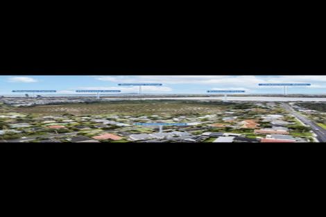 Photo of property in 17a Deuxberry Avenue, Northcote, Auckland, 0627