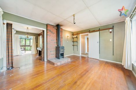 Photo of property in 64 Oakleigh Street, Maungaraki, Lower Hutt, 5010