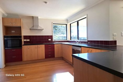 Photo of property in 469 Waitakere Road, Taupaki, Henderson, 0782
