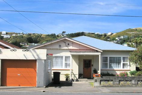 Photo of property in 81 Derwent Street, Island Bay, Wellington, 6023