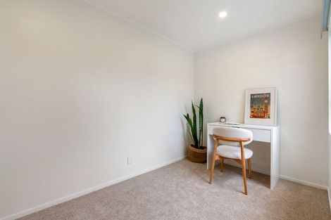 Photo of property in 64 Woodman Drive, Tawa, Wellington, 5028