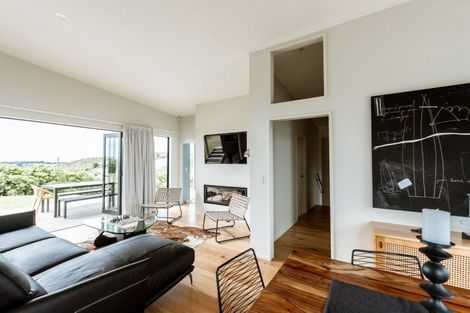 Photo of property in The Gatehouse, 187 Constable Road, Muriwai, Waimauku, 0881