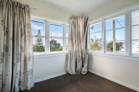 Photo of property in 518 Glenfield Road, Bayview, Auckland, 0629