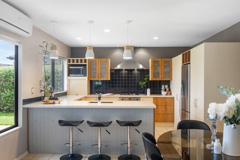 Photo of property in 27 Lansell Drive, East Tamaki Heights, Auckland, 2016