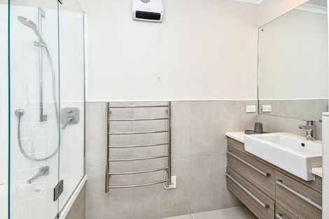 Photo of property in 2 Kamana Road, Flat Bush, Auckland, 2019