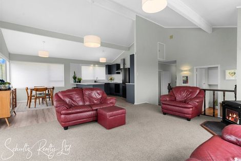 Photo of property in 15 Bickerstaffe Road, Maungaturoto, 0520