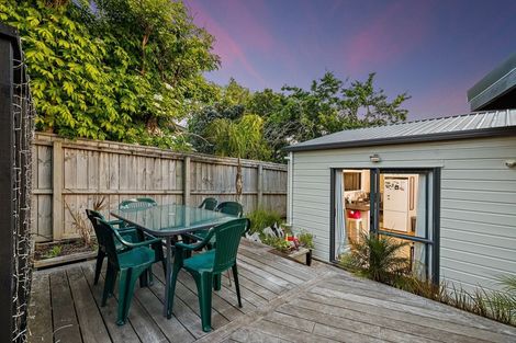 Photo of property in 23 Helleur Road, Massey, Auckland, 0614