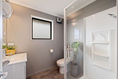 Photo of property in 5 Catchpole Place, Woodend, 7610