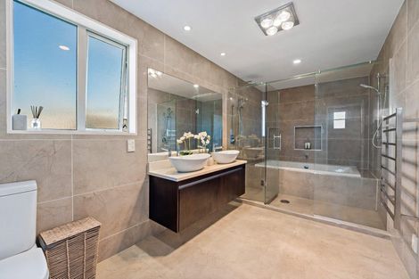 Photo of property in 52 Corricvale Way, Northcross, Auckland, 0630