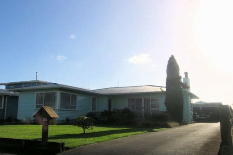 Photo of property in 17 Somerset Crescent, Highbury, Palmerston North, 4412