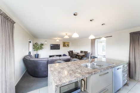 Photo of property in 28 Galea Grove, Kelvin Grove, Palmerston North, 4414