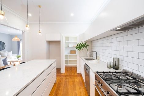Photo of property in 117 Vigor Brown Street, Napier South, Napier, 4110