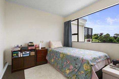 Photo of property in 66 Miromiro Road, Normandale, Lower Hutt, 5010