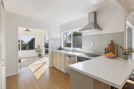 Photo of property in 264 Frankley Road, Ferndale, New Plymouth, 4310