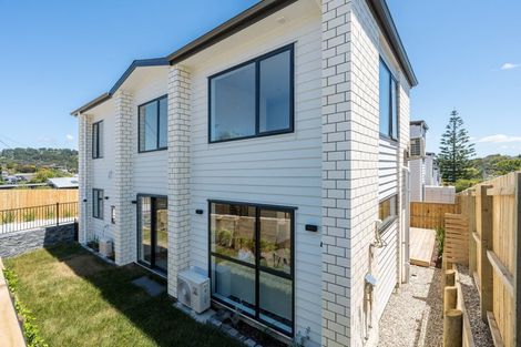 Photo of property in 21a Barron Drive, Green Bay, Auckland, 0604