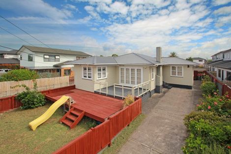 Photo of property in 1/5 Esperanto Road, Papatoetoe, Auckland, 2025