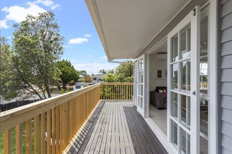 Photo of property in 39 Butterworth Drive, Glendene, Auckland, 0602