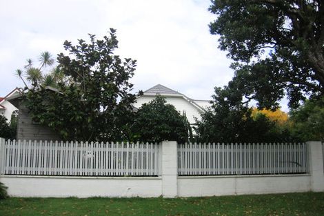 Photo of property in 28 Hinau Street, Woburn, Lower Hutt, 5010