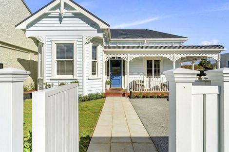 Photo of property in 4 Clarence Road, Northcote Point, Auckland, 0627