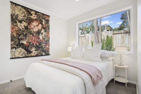 Photo of property in 9a/2 De Val Drive, Titirangi, Auckland, 0604