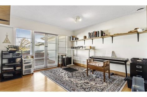 Photo of property in 10 Lloyd Avenue, Papatoetoe, Auckland, 2025