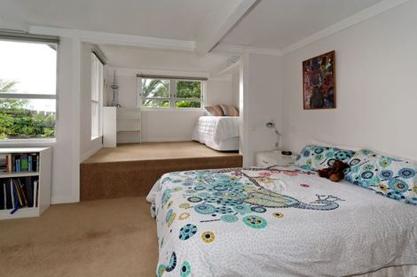 Photo of property in 10 Kohu Road, Titirangi, Auckland, 0604